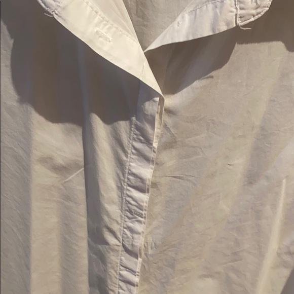 H&M white short sleeve button down blouse. Size 14 - Picture 4 of 5